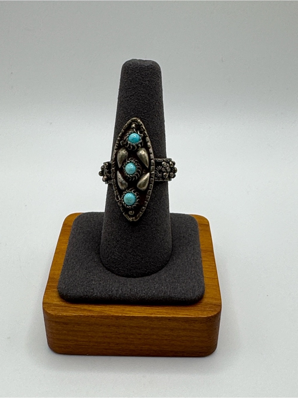 Vintage Etruscan style adjustable silver ring
